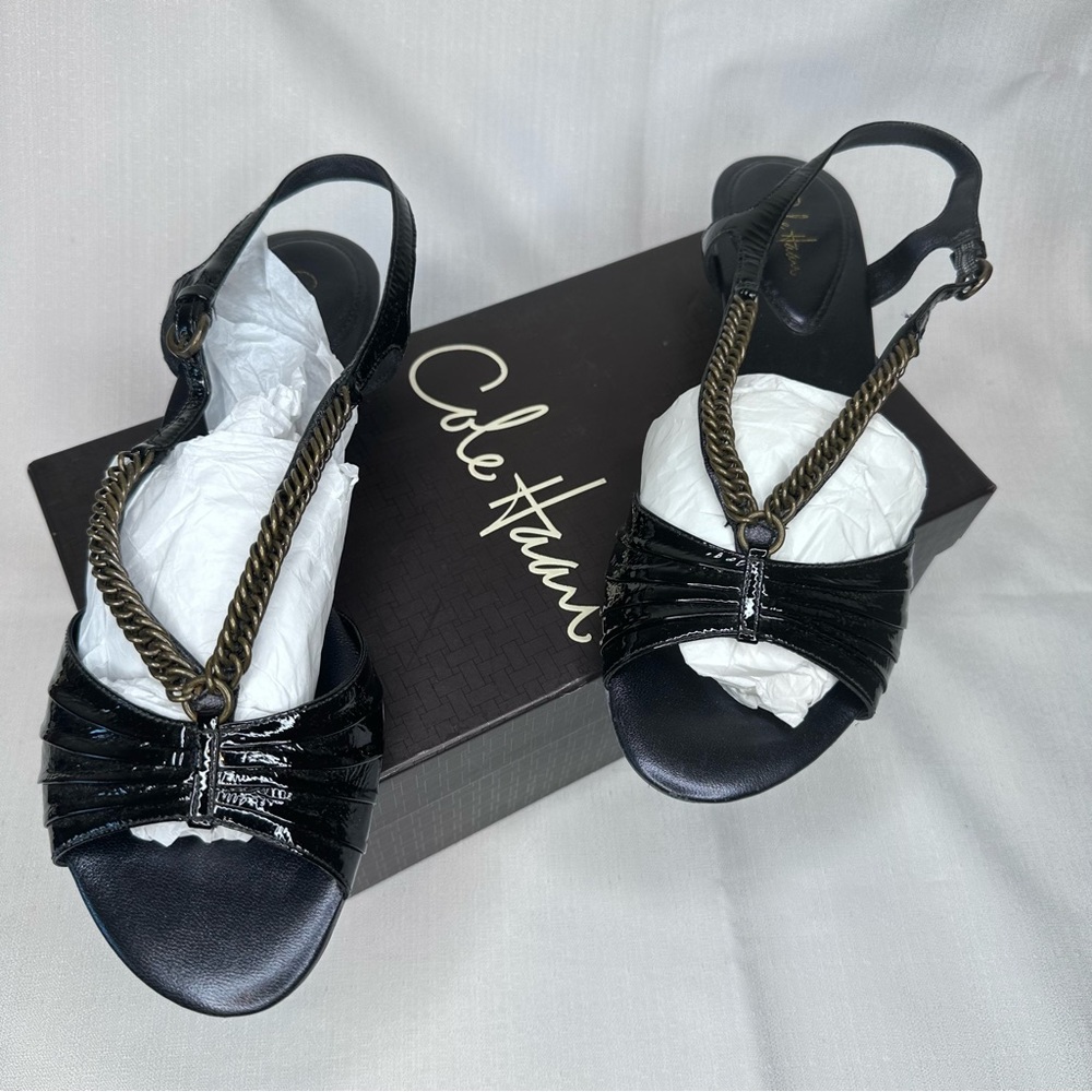 Cole Haan Black Patent Leather Sandals Size 7 pre-owned (runs small)